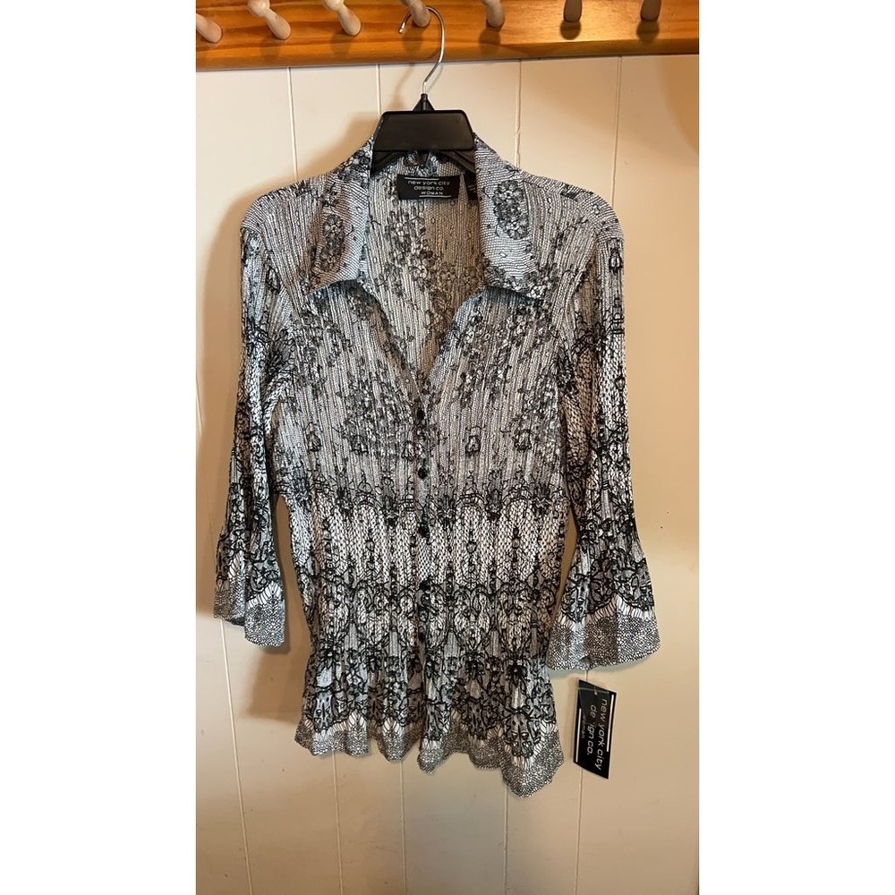 New York City Design Co. Women's Black and White Patterned Blouse